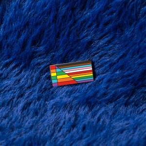 Regenbogen Rechteck Pride Pin — Gay Badge Emaille Brosche Bisexuell Lesben Transgender Trans Bi Nonbinary Ace Asexual Queer Pronomen Gender LGBT