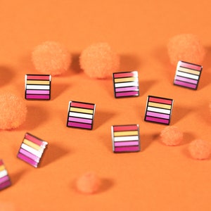 Mini Community Lesbian Flag Pin — LGBT Pride Badge Stud Gay Bisexual Enamel Badge Flag Card Necklace Bracelet Wedding Bridesmaid Gift Button