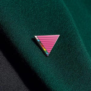 Pin del Orgullo Triángulo Rosa: Bandera Arcoíris LGBT, regalo para gays, lesbianas, transgénero, bisexuales, no binarios, pulsera, pegatina, insignia, pendiente.