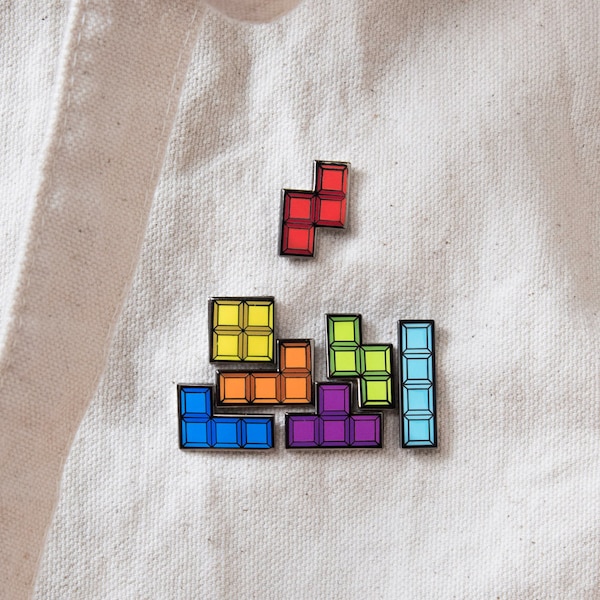 Épingles en émail Tetris Block — Badge de jeu rétro Cravate Accessoire Autocollants Casse-tête Gaymer Nerd Jeu vidéo classique Pixel Boucle d'oreille Bouton Carte Cadeau