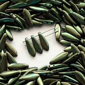 Daggers Tschechische Perlen 2-Loch 5 * 16 mm Glasperlen, Blütenblatt Perlen, Blatt Perlen, Jet grüne Luster Perlen (25 Stück) oder WÄHLEN MENGE für Rabatt