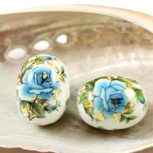 Cuentas ovaladas Tensha de 16 x 12 mm, rosa azul sobre blanco, cuentas japonesas Tensha hechas a mano, cuentas ovaladas, cuentas focales, 2/5/10 piezas