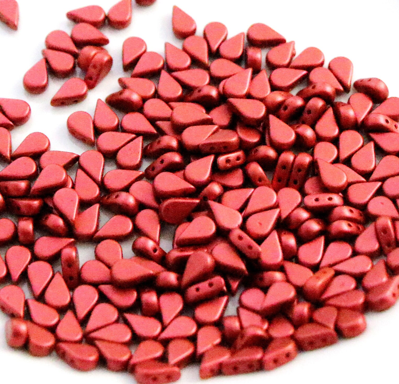 25 pcs Amos Perles par Puca® beads,Czech glass beads 5.5*2.5 mm, drop beads  Red metallic  matte CHOOSE QUANTITY for discount