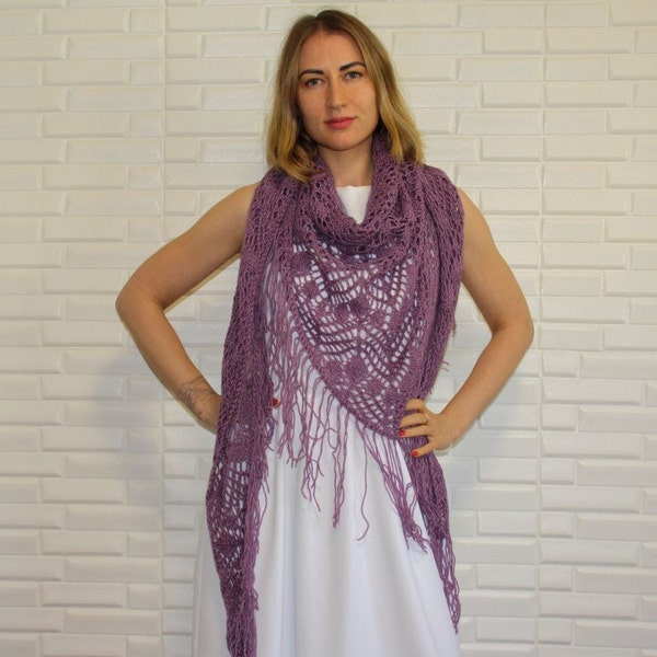 Châle triangle en laine mérinos tricotée à la main violette Écharpe wrap en tricot Châle de mariage Femmes crochet frange châle Triangle soirée épaule wrap