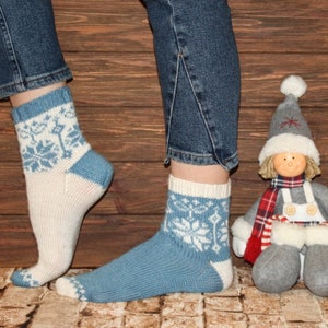 Christmas Merino Wool Knitted Women Socks Snowflake Warm and Thin Casual Knit Girls Boots Socks Christmas Gift for Her