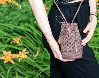Chocolate Crochet Raffia Small Crossbody Bag Hand Crafted Straw Shoulder Bag Hands Free Boho Raffia Bag Small Walking Raffia Purse Gift Bag