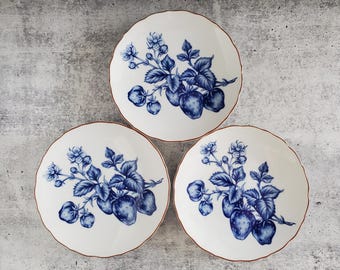 FITZ & FLOYD PLATES ~ Fraise Bleu ~ Set of 3 ~ Blue Strawberries ~ Blue and White ~ 1980s ~ Collectible ~ Dessert Plates ~ Wall Decor