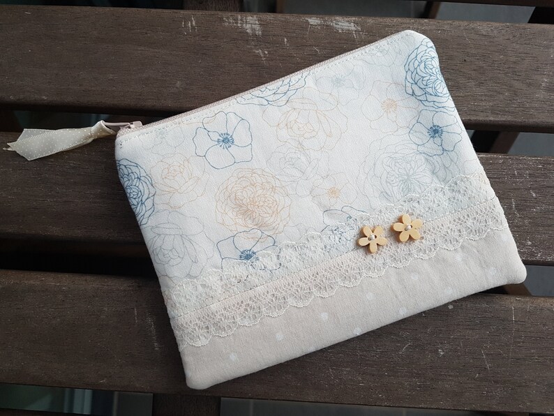 Beige Zip Pouch Small Coin Purse Gift Ideas Credit Card Holder Small Pouch Floral Coin Purse Women Zipper Wallet Small Wallet