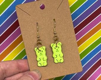 Pendientes de arcilla polimérica con forma de osito de goma verde lima *Piezas únicas*