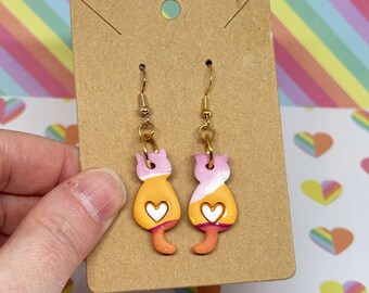 Pendientes de arcilla polimérica con diseño de gato kawaii, orgullo lésbico, atardecer en el desierto *OOAK* LGBTQIA+ Orgullo Queer