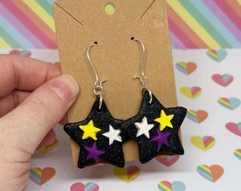 Pendientes de arcilla polimérica inspirados en el orgullo no binario *OOAK* Estrellas Lunas Lágrimas LGBTQIA+ Joyas queer pintadas a mano