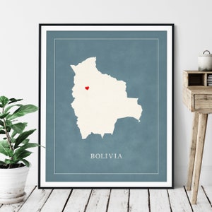 Custom Bolivia Map Art - Heart Over ANY City - Silhouette personnalisée de carte de pays, cadeau personnalisé, impression d’amour de ville natale, carte de coeur de voyage