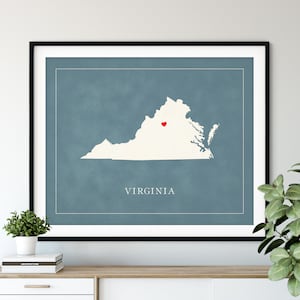 Art de carte personnalisé de Virginie - coeur au-dessus de n'importe quelle ville - silhouette de carte d'état personnalisée, cadeau personnalisé, impression d'amour de ville natale, carte de coeur de voyage