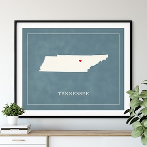 Art de carte personnalisé du Tennessee, coeur au-dessus de n'importe quelle ville, silhouette de carte d'état personnalisée, cadeau personnalisé, ville natale amour impression voyage carte coeur