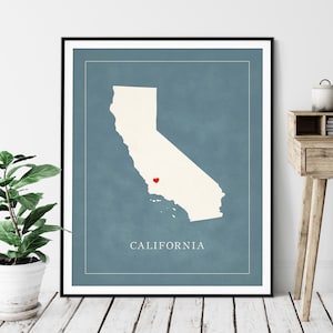 Art de carte personnalisé de Californie - coeur au-dessus de n'importe quelle ville - silhouette de carte d'état personnalisée, cadeau personnalisé, impression d'amour de ville natale, carte de coeur de voyage