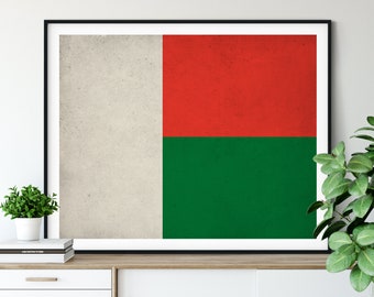 Madagascar Flag Print, Madagascar Flag Art, Madagascar Gifts, Flag Poster, Housewarming Gift, Vintage Flag Wall Art, Madagascar Painting