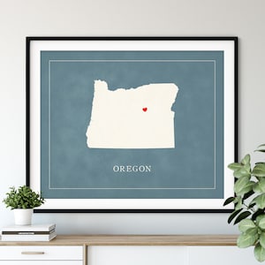 Art de carte personnalisé de l'Oregon - coeur au-dessus de n'importe quelle ville - Silhouette de carte d'état personnalisée, cadeau personnalisé, impression amour ville natale, carte coeur de voyage