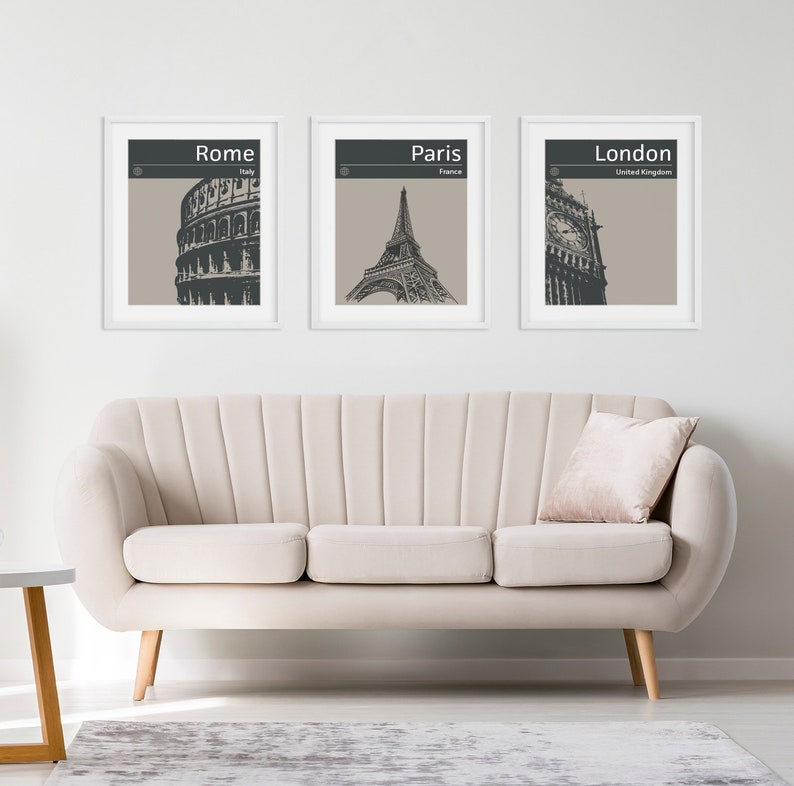 Peut inclure: Trois impressions encadr&eacute;es de monuments embl&eacute;matiques&nbsp;: le Colis&eacute;e &agrave; Rome, la tour Eiffel &agrave; Paris et Big Ben &agrave; Londres. Chaque impression pr&eacute;sente une illustration en noir et blanc du monument avec le nom de la ville et le pays imprim&eacute;s en dessous.