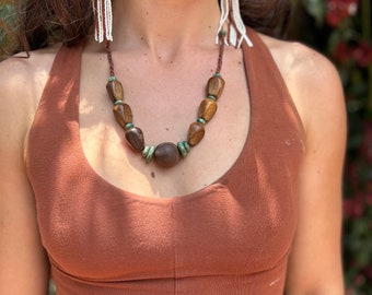 Ojo de venado, macramé ketting van hout en jade