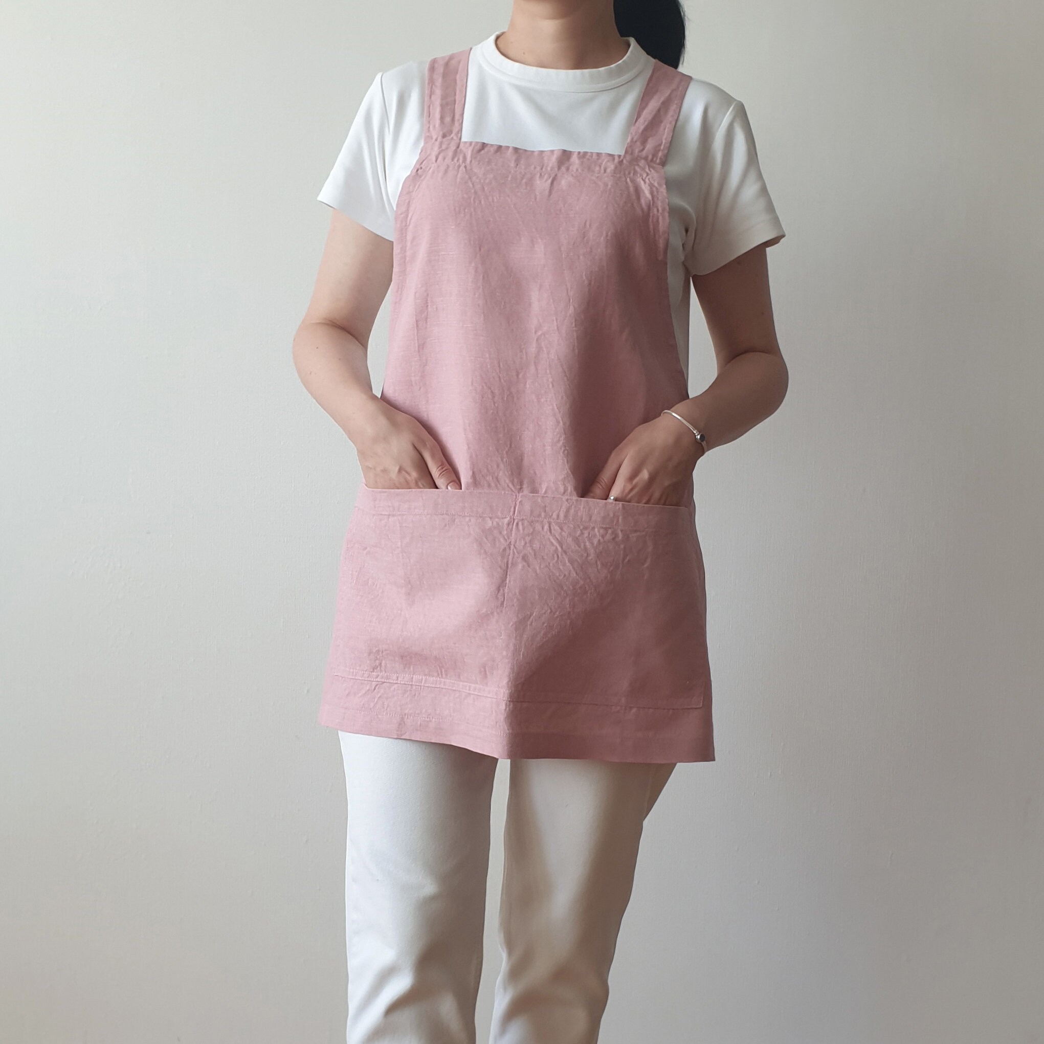 Linen cross back apron. Short harvest apron with braces