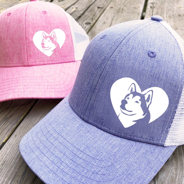 Chapeau de camionneur de coeur de Malamute d'Alaska