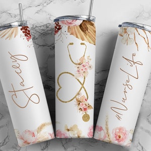 Design de copo de enfermeira floral Adicionar nome Marrom Neutro Moderno Dourado Abstrato Sem emenda Designs de sublimação Downloads Design fino de 20 onças - PNG 2021
