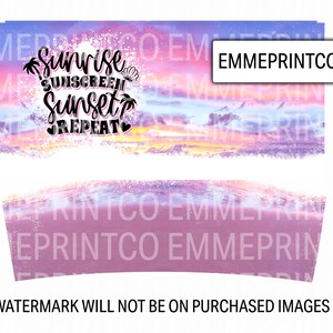 Puede incluir: Un dise&ntilde;o digital que presenta una puesta de sol con un cielo rosa, naranja y morado. El dise&ntilde;o incluye el texto "Sunrise Sunscreen Sunset Repeat" en negro con un coraz&oacute;n rosa a cada lado del texto.