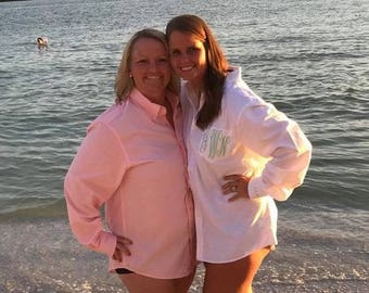 Camisas de dama de honor Oxford con monograma / Camisas de día de boda de fiesta nupcial / Botones monogramados / Manga larga