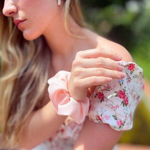 Handmade scrunchie made in France designer hairstyle vintage looks trendy holiday gift wedding bride party plain chic elegant pale pink