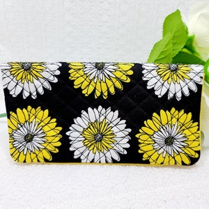 Couverture de chéquier, couverture de chéquier fleuri marguerite, couverture de chéquier fleur, portefeuille de chéquier, couverture de chéquier matelassé, chéquier jaune