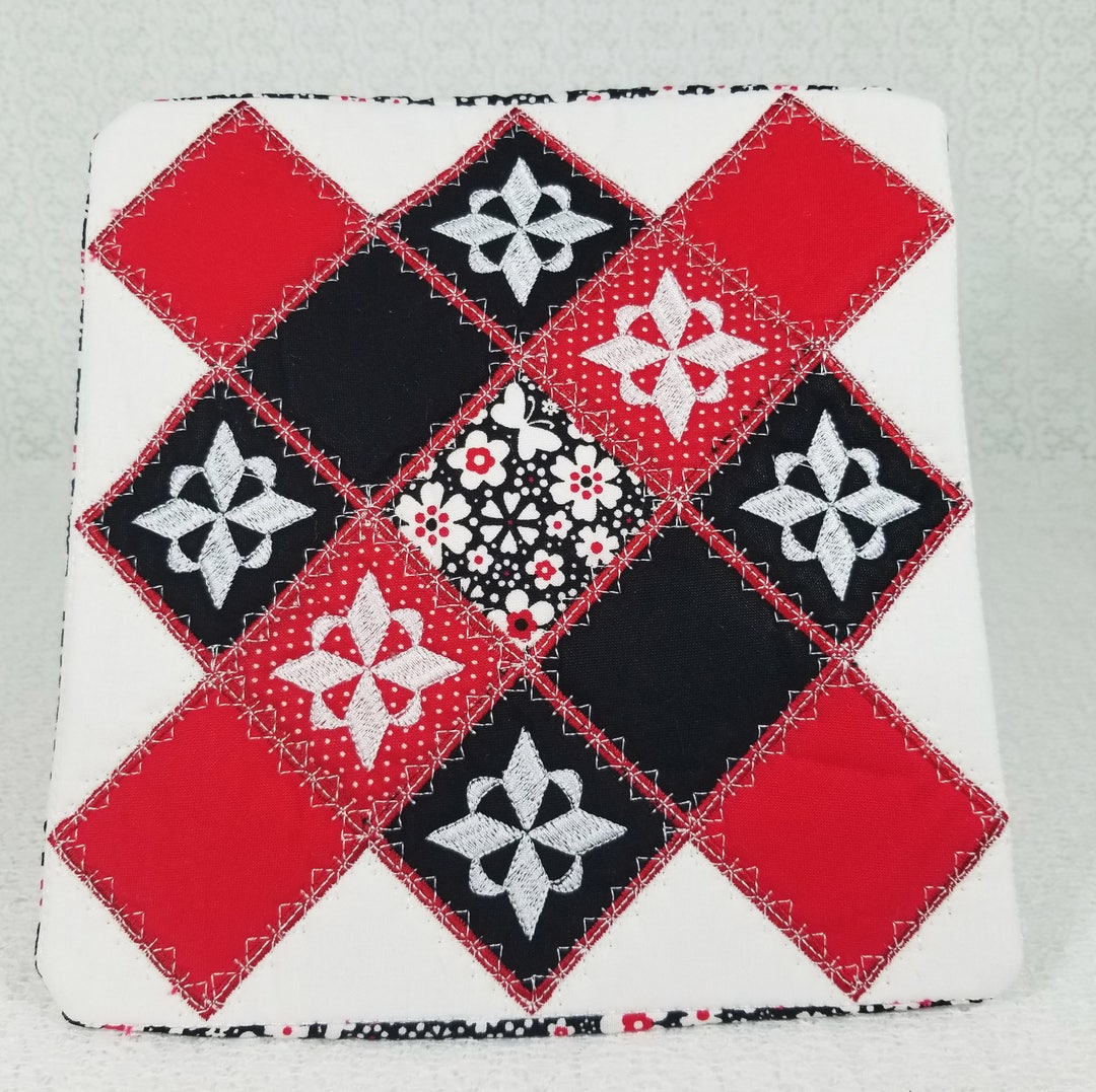 Kitchen Mat, Quilted Hot Pad, Checked Potholder, Red and Black Hot Pad