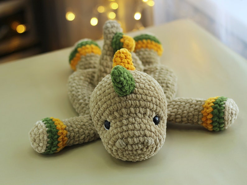 Couette dinosaure, Dinosaure amoureux, Tutoriel de modèle de dinosaure, Crochet amoureux, Modèle de dinosaure au crochet, Modèle amoureux Amigurumi, Poupée de chiffon, Ol image 10