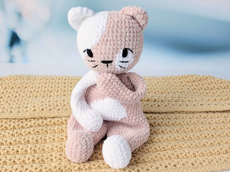 Comforter cat, Kitten lovey, Crochet doll snuggler, Pattern baby doll, Amigurumi lovey pattern, Crochet cat pattern, Cat tutorial. CM image 5