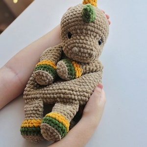 Couette dinosaure, Dinosaure amoureux, Tutoriel de modèle de dinosaure, Crochet amoureux, Modèle de dinosaure au crochet, Modèle amoureux Amigurumi, Poupée de chiffon, Ol image 7