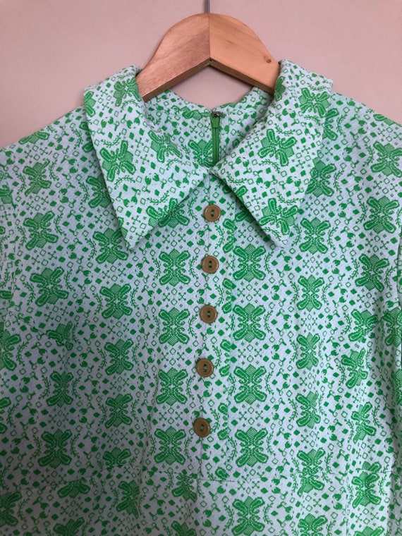 Vintage 1960s Green and White Patterned Mod Dress… - image 5