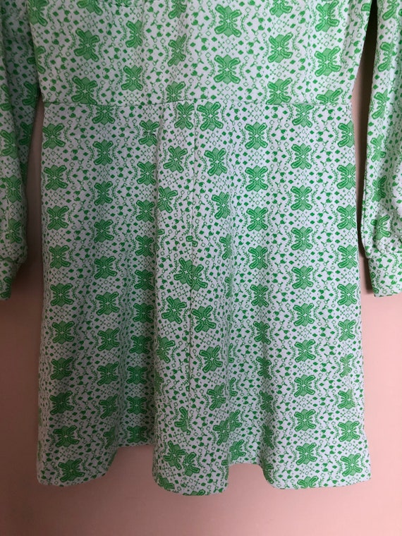 Vintage 1960s Green and White Patterned Mod Dress… - image 7