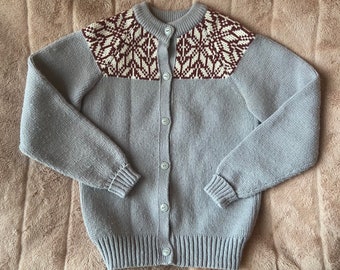 Vintage Hand Knit Fair Isle / Lopi Style Button Up Cardigan Sweater Jumper in Grey, White and Pink - Size Small - See Measurements