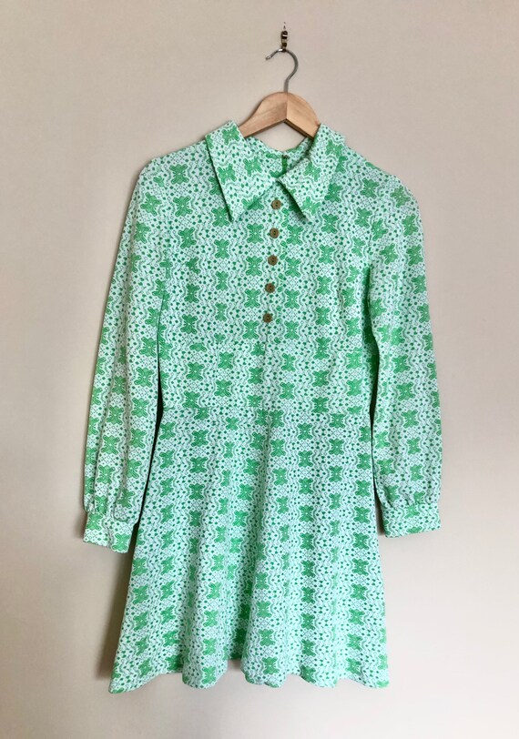 Vintage 1960s Green and White Patterned Mod Dress… - image 2