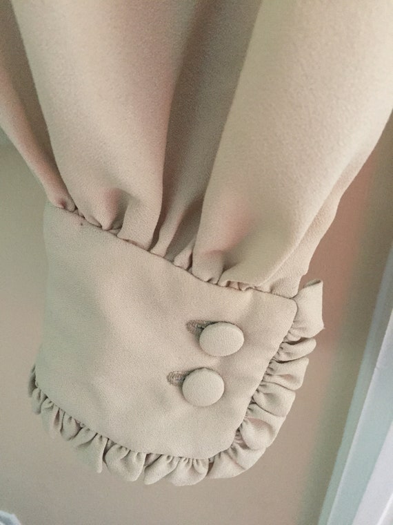 Vintage 1970s-Does-Victorian Beige Blouse with Hi… - image 6