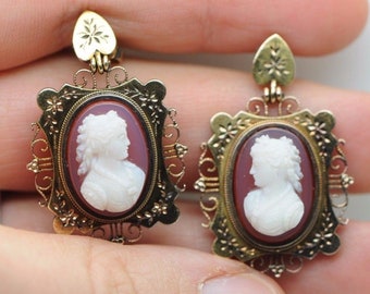 Antique (ca.1890), 14K Yellow Gold, Hand Carved Agate Hardstone Cameo Earrings