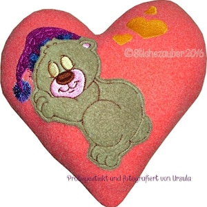 ITH-Teddy-Herzkissen 20x26 Bild 1