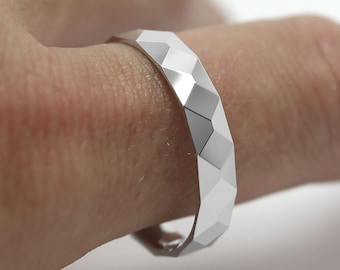 4mm 925 Sterling Silver Wedding Band for Men & Women, Faceted Sparkly Silver Promise Ring Mirror Reflection