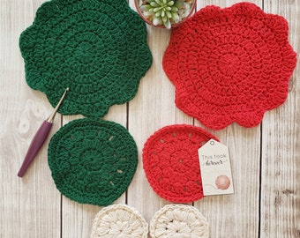 Green White Red Cotton Crocheted Washcloth Set - Round Kitchen Dish Cloths - Face Scrubber - Makeup Remover