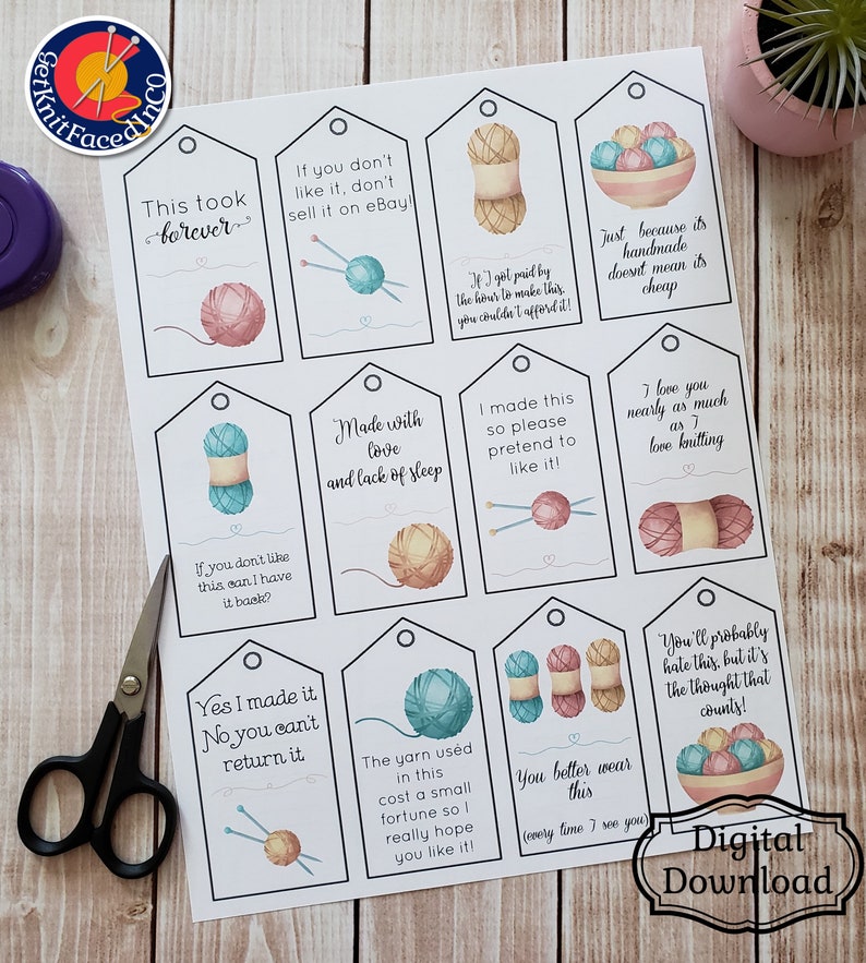 Pu&ograve; includere: Etichette regalo stampabili a tema maglia. Le etichette presentano vari detti sul lavoro a maglia, come "Questo ha richiesto un'eternit&agrave;", "Fatto con amore e mancanza di sonno", e "Probabilmente odierai questo, ma &egrave; il pensiero che conta!"