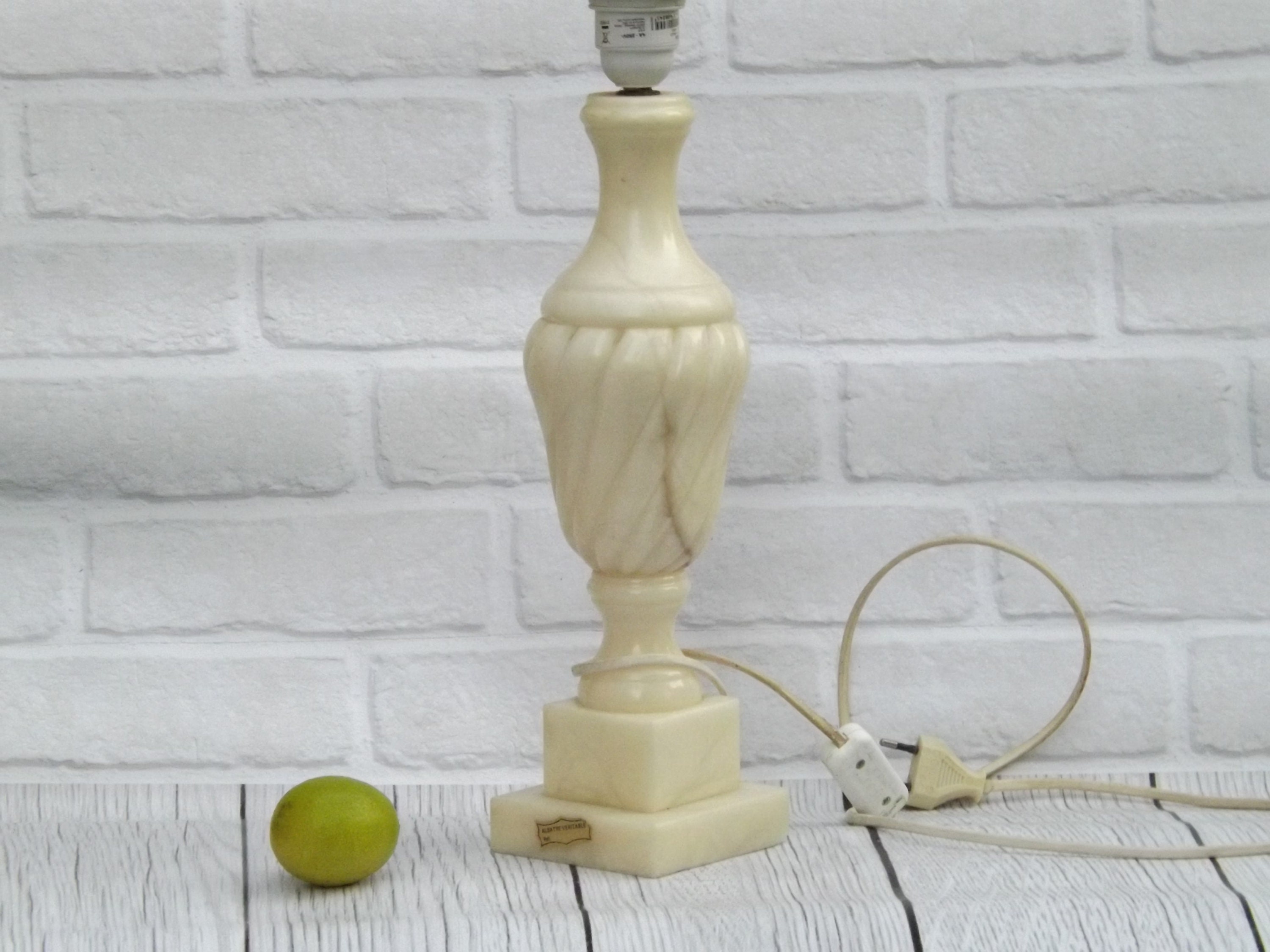 Ancienne Pied De Lampe