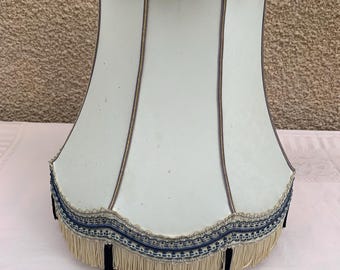 Vintage-Lampenschirm aus Seidenstoff mit Fransen. Doppellagig, Tischlampe, Art & Décor, Hergestellt in Frankreich
