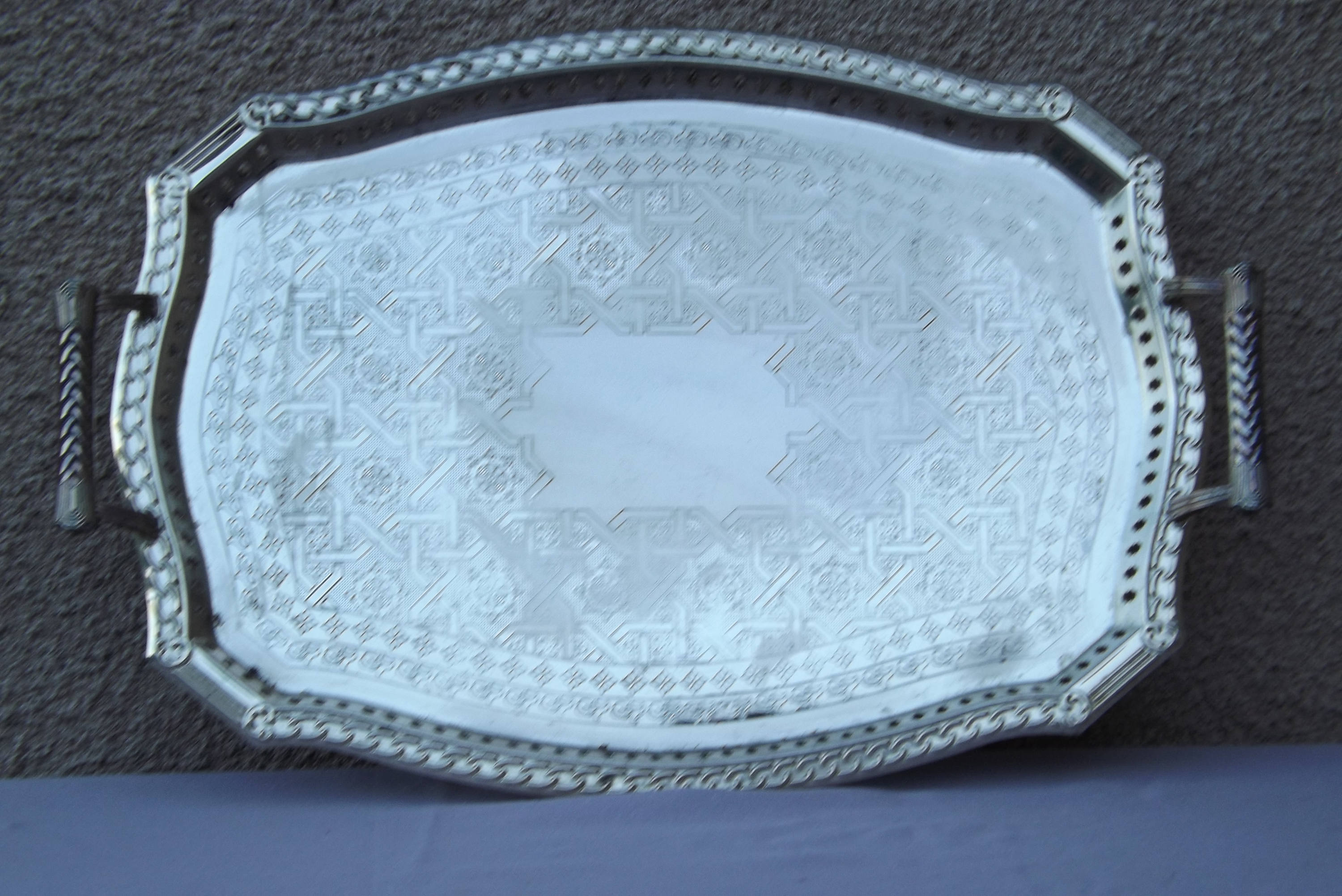 Vintage Plateau Marocain sur 4 Pieds Argenté Forme Rectangulaire