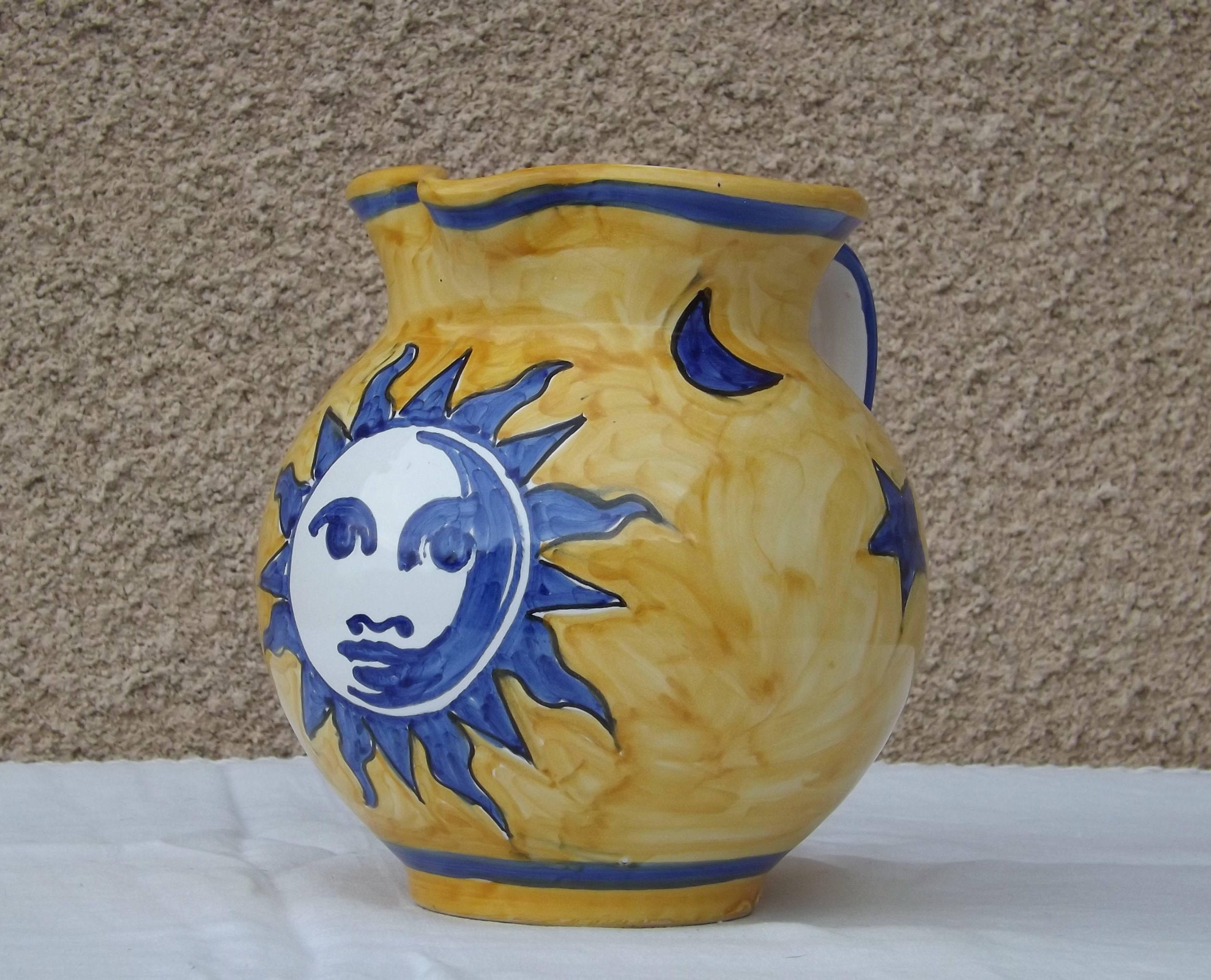 Trés Joli Ancien Pichet en Ceramique Type Vallauris Signe R.j