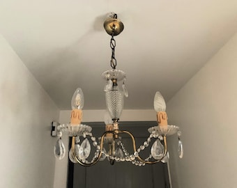 Lustre en cristal, lustre français en laiton avec tige en cristal, pampilles et poignards en cristal à 3 lumières