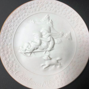 1985 Christmas Collectable Plate - Avon